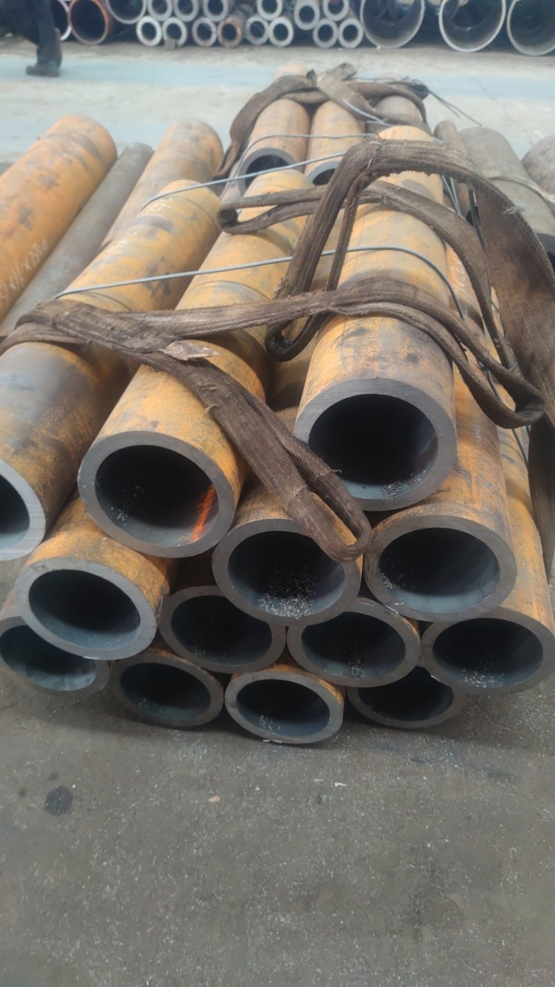 定海定海定海15CrMoG无缝钢管切割